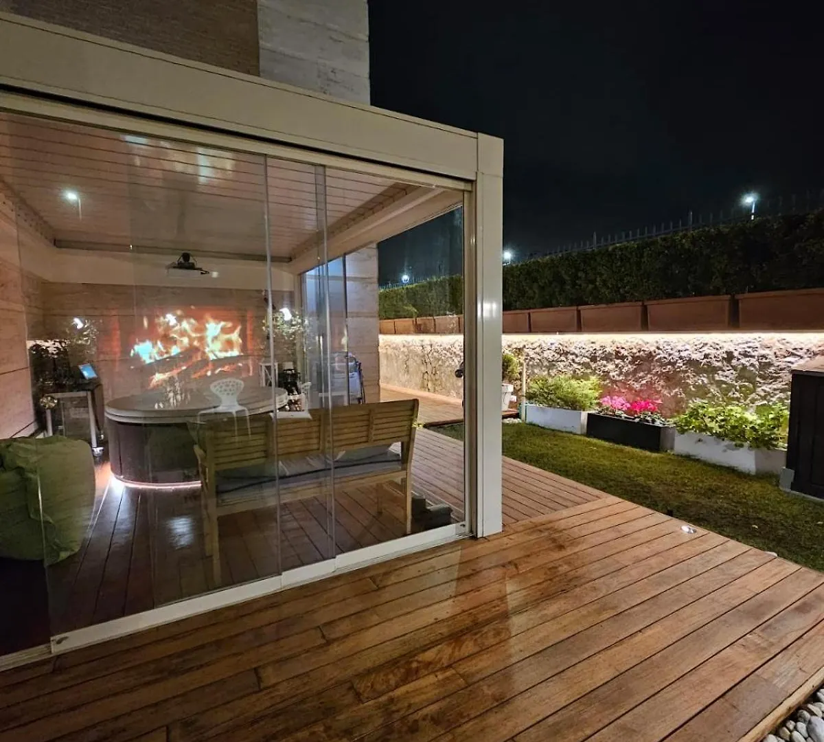 Domus Aqua Luxury Apartment contacts